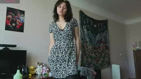 Mia online show from June 9, 6:24 am
