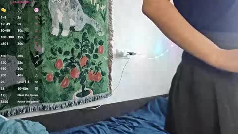 Mia online show from March 12, 8:17 am