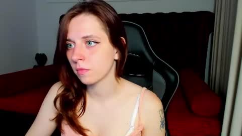 FreyaVeys online show from June 14, 5:19 am