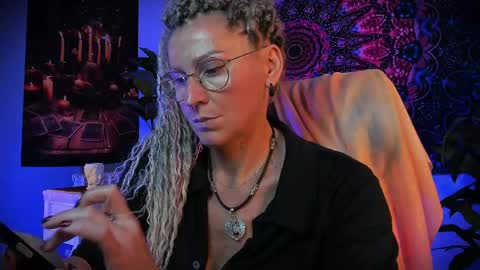 Frida Tander online show from June 5, 6:52 am