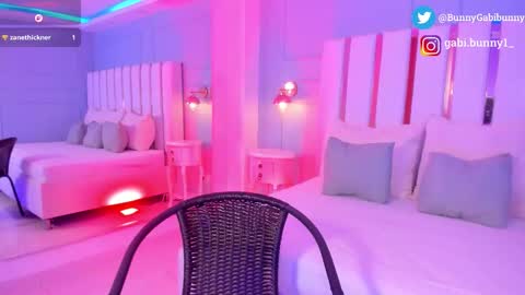 Gabi  online show from March 16, 5:39 pm