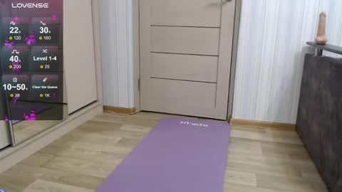 genev__ievee online show from March 23, 6:14 pm