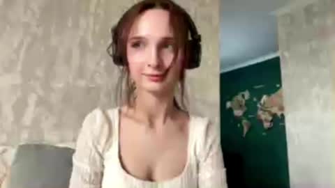 Riana online show from April 5, 6:01 am