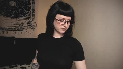 ghoticspectre online show from April 17, 4:20 pm