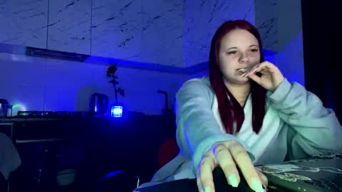 girl_shy07 online show from April 16, 9:39 pm