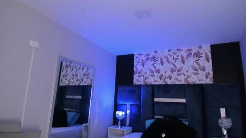     online show from March 11, 11:03 am