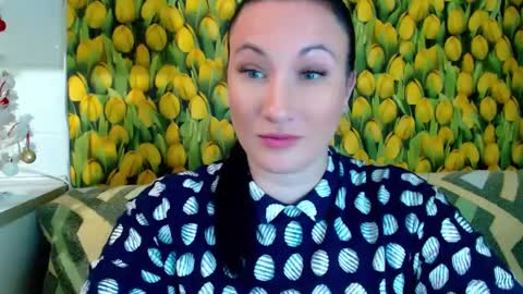 goldmoonn online show from December 13, 9:30 pm