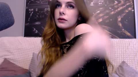 h0ney__bunny online show from December 4, 8:09 pm