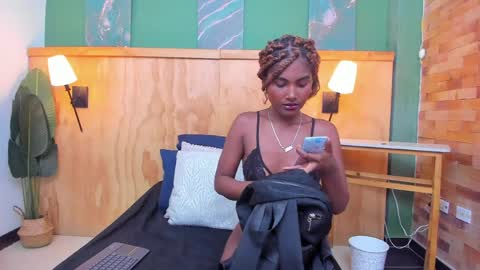 Halley Lorens online show from April 9, 7:08 pm