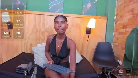 Halley Lorens online show from March 24, 7:52 pm