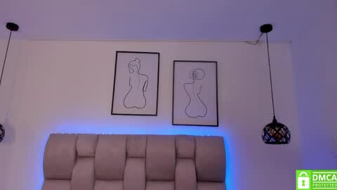 hanna__evans_ online show from April 17, 11:56 am