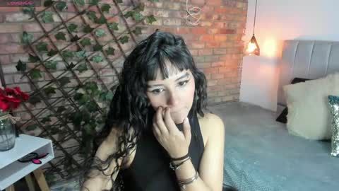 Hanna clark online show from April 28, 12:20 pm