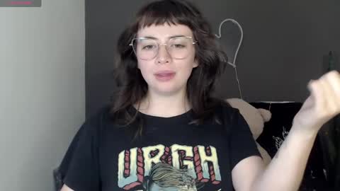 HannahHexx online show from March 25, 4:28 am