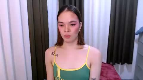 HANNAH online show from May 27, 1:57 am