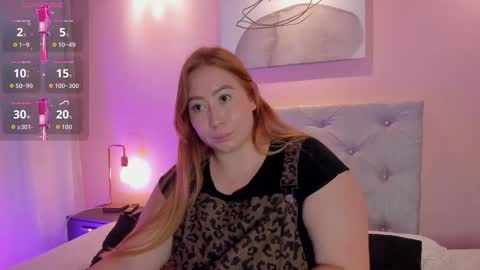 hannamartinn_ online show from November 19, 1:49 am