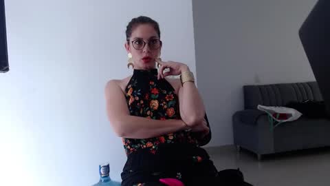 hanny_333 online show from December 19, 5:50 pm