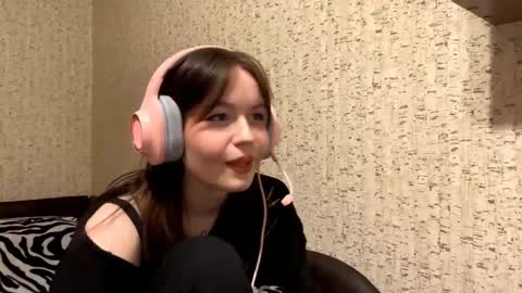 Mary online show from April 30, 5:40 pm