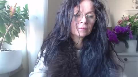 Helen online show from November 6, 7:58 am