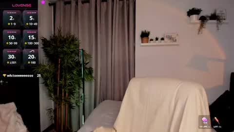helen_miller online show from July 24, 11:55 pm