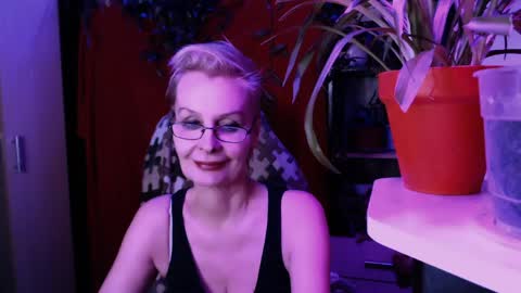 Helga online show from March 25, 9:50 pm