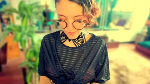 Heliconia online show from May 21, 6:39 pm