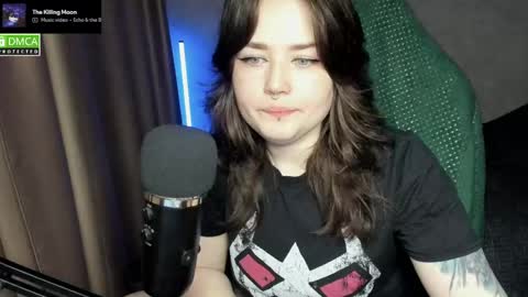 Red online show from June 4, 8:57 pm