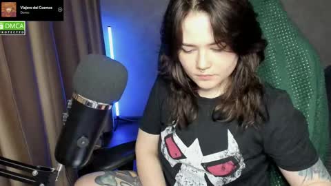 Red online show from June 2, 6:42 pm
