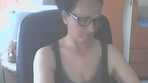 hellenmarie online show from June 19, 10:30 am