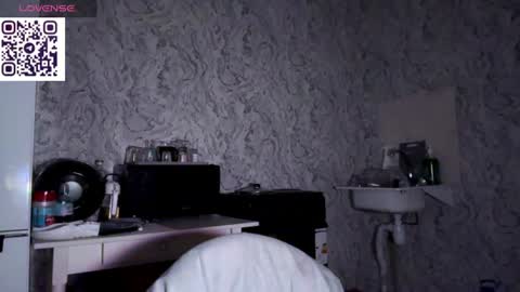 Hina online show from June 20, 11:30 pm