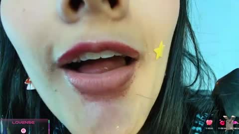 hinata online show from April 11, 3:16 pm