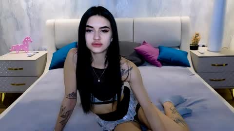 Holly online show from April 24, 8:17 am