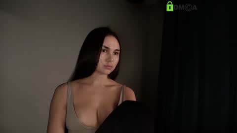 hollyextra online show from February 22, 5:03 pm