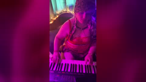 Holly Rae  Jack Rue online show from April 11, 6:55 pm