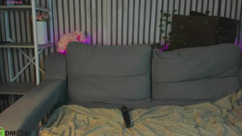 Holly online show from April 10, 1:22 am