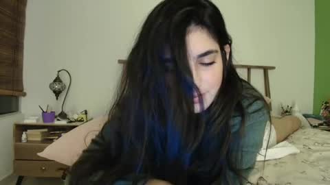 hollyshit_ online show from April 8, 12:35 am