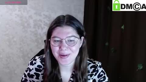 Welcome guys  Pleasure to see you all here  My name is MichaelaTip menu is active Private is open  online show from November 24, 3:19 am