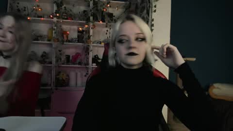 holy_mistresss online show from October 31, 10:52 am