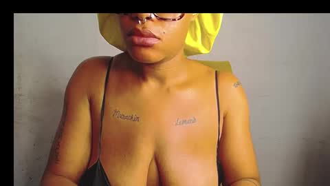 horny_ebonygirl_ online show from March 19, 4:33 pm