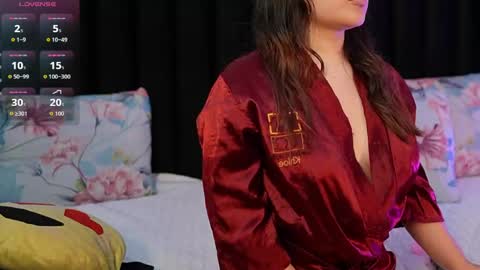 Khloe  online show from May 23, 12:25 pm