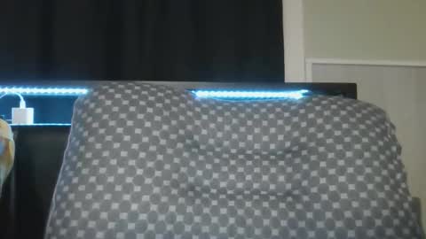 kittykitkat online show from April 9, 12:13 am