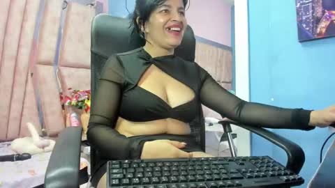 hornyskinny26 online show from March 24, 8:41 am