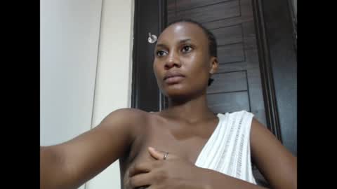 hornyxmamacita online show from April 18, 11:48 pm