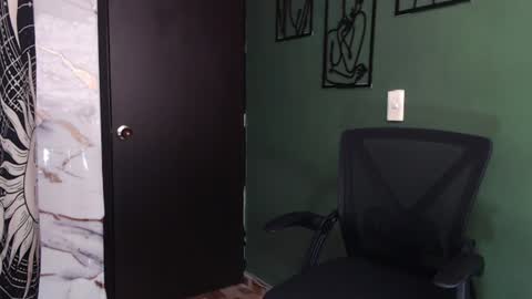 hot chocolate 4u online show from June 20, 3:48 pm