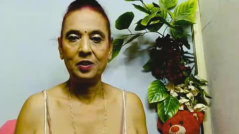 hot queen online show from June 19, 3:04 pm