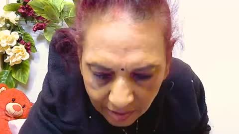 hot queen online show from July 5, 6:30 am