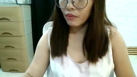 hotchick2099 online show from March 27, 1:12 pm
