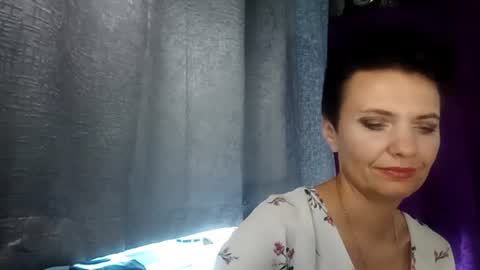 hotmamaqueen234 online show from July 25, 11:17 am