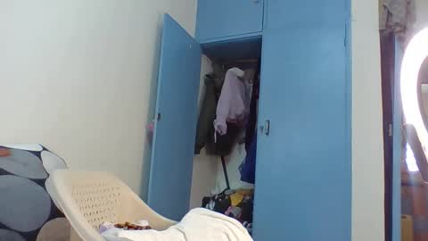 hottie_mammy online show from April 14, 9:42 am