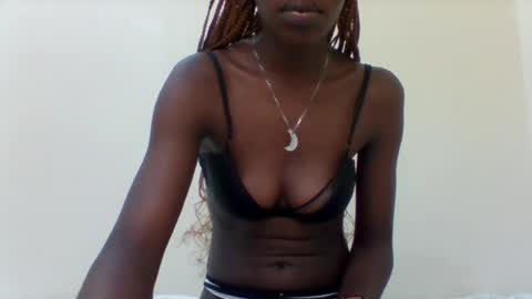 hotyqueen20 online show from July 7, 8:29 am