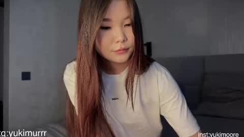 iamyuki_ online show from March 30, 2:22 am